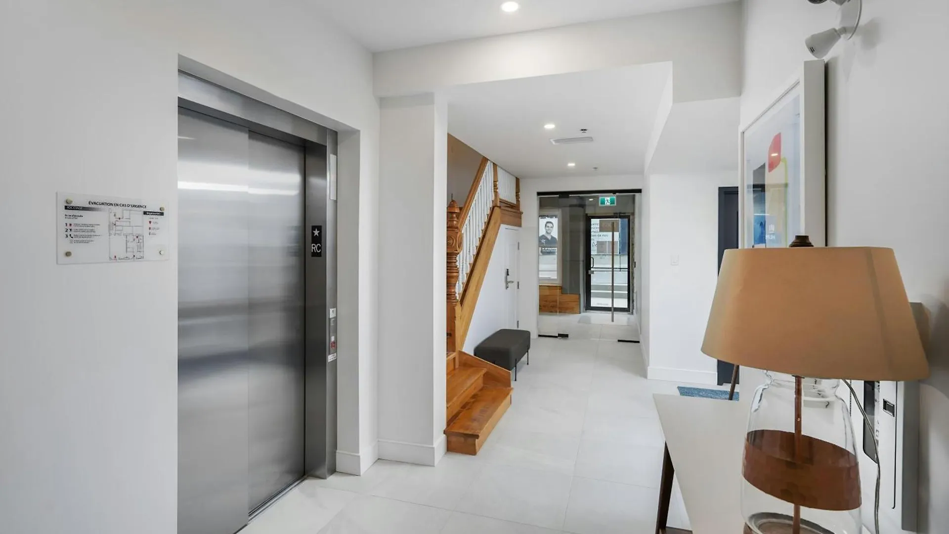 Sonder By Marriott Bonvoy Gare Saint Denis Apartments Downtown 몬트리올 3*,  캐나다