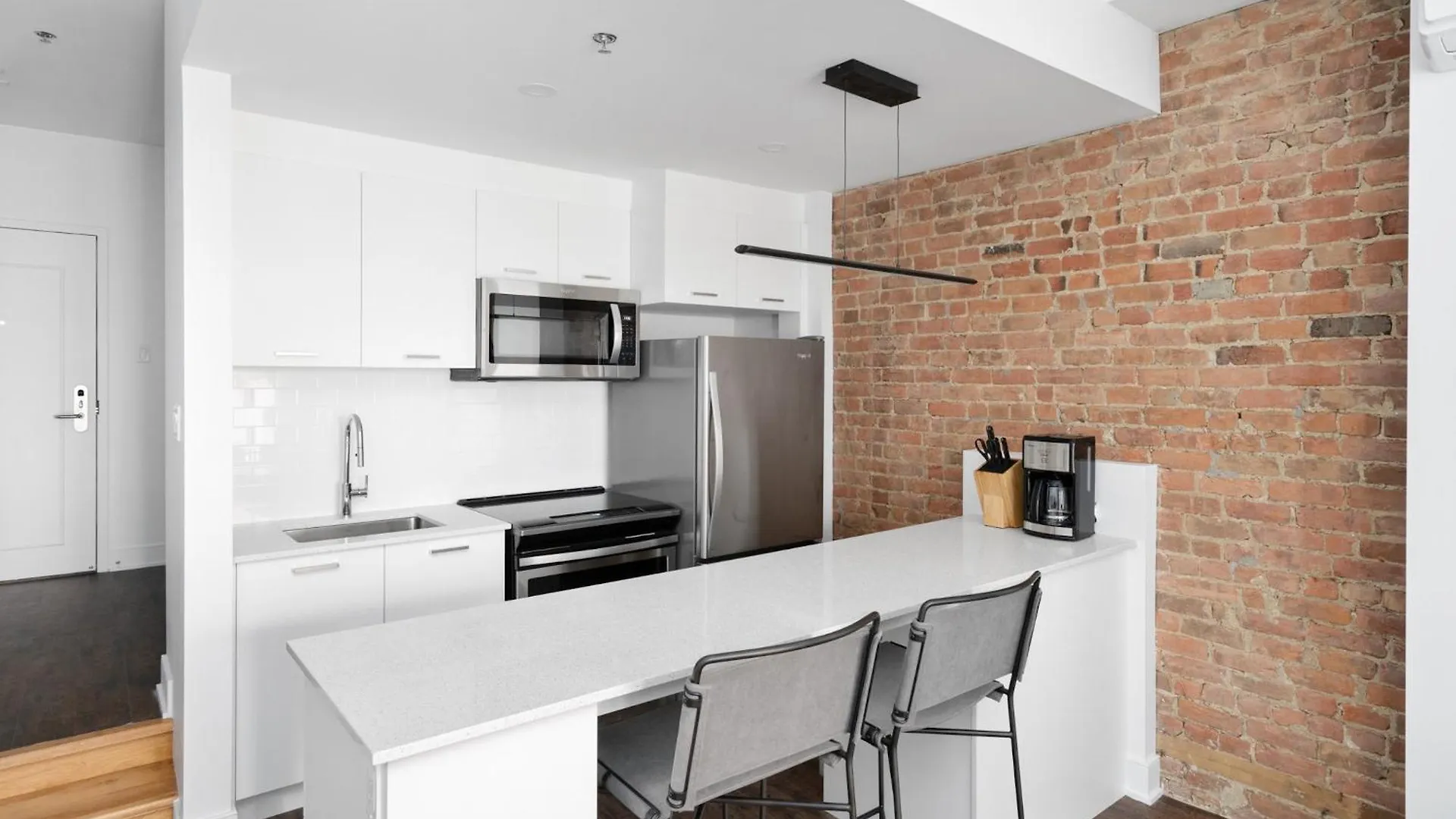 Sonder Gare Saint Denis Aparthotel Montreal 3*,  Canada