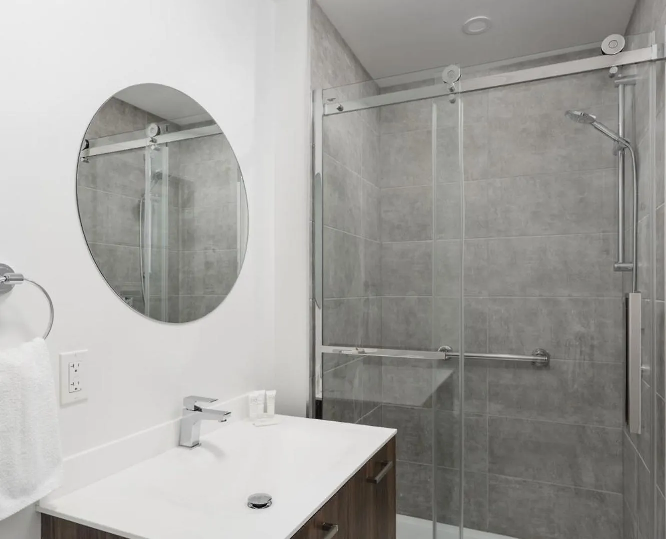 Sonder Gare Saint Denis Aparthotel Montreal Canada