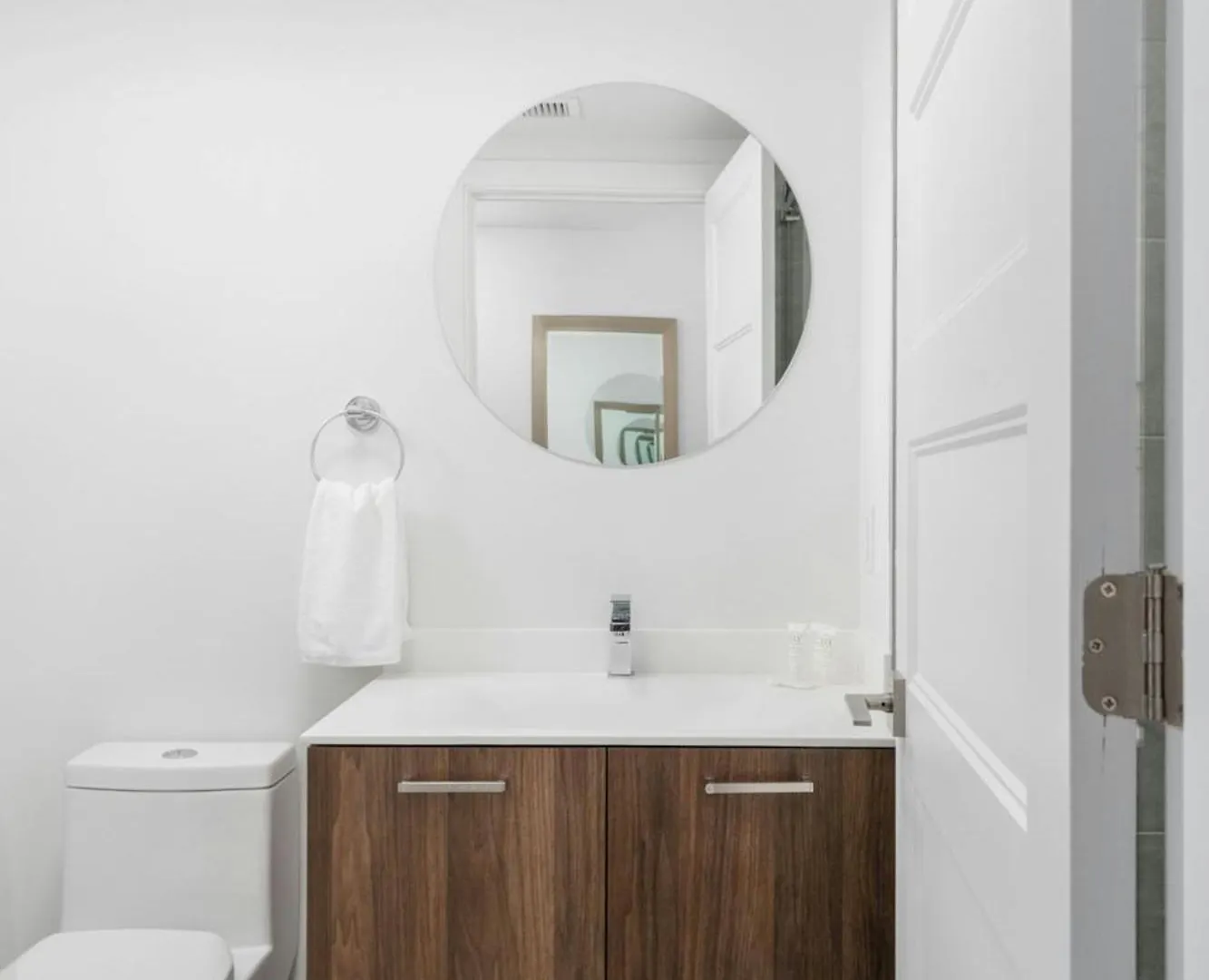 Sonder By Marriott Bonvoy Gare Saint Denis Apartments Downtown Montreal Aparthotel